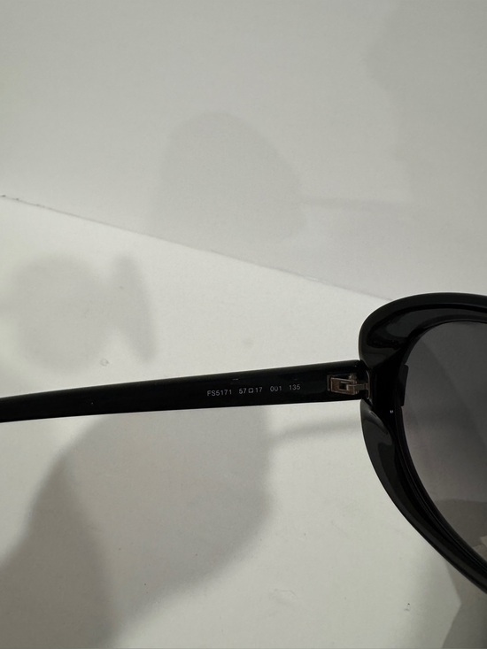 ? Holiday Sale ? Fendi Women’s Black Oval Sunglasses main image 5